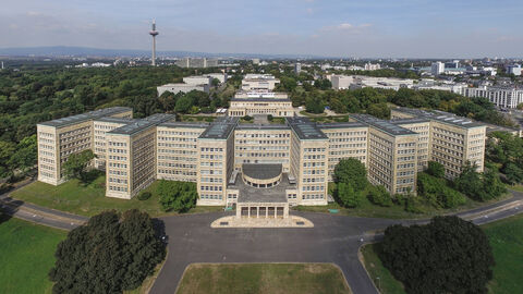 Johann Wolfgang Goethe-Universität Frankfurt Johann Wolfgang Goethe-Universität Frankfurt